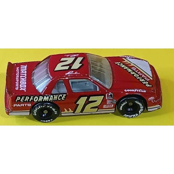 Matchbox Chevy Lumina 12 (yel) Motorsport 1/64 mb21d-55 - Picture 3 of 6